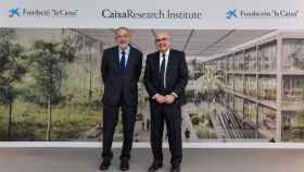 El presidente del comité científico de la Fundación La Caixa, Javier Solana, junto al director de Caixa Research Institute, Josep Tabernero / FUNDACIÓN LA CAIXA