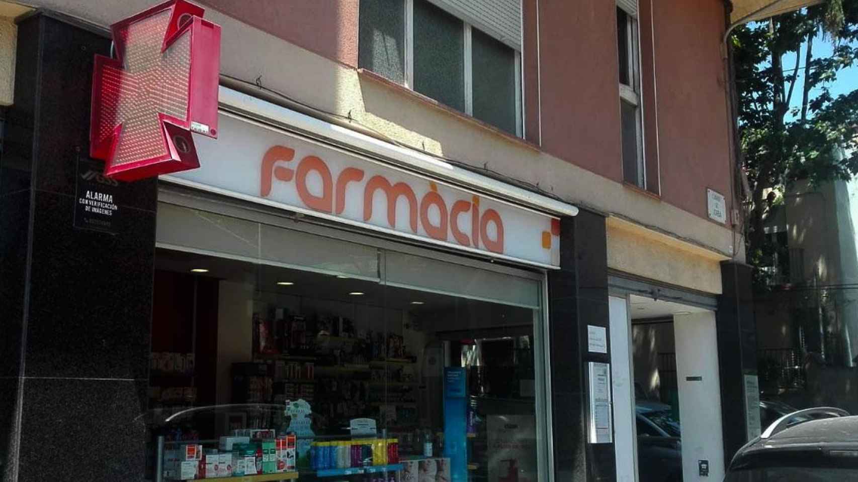 Una de las farmacias de Cataluña abierta durante la pandemia de coronavirus / CG