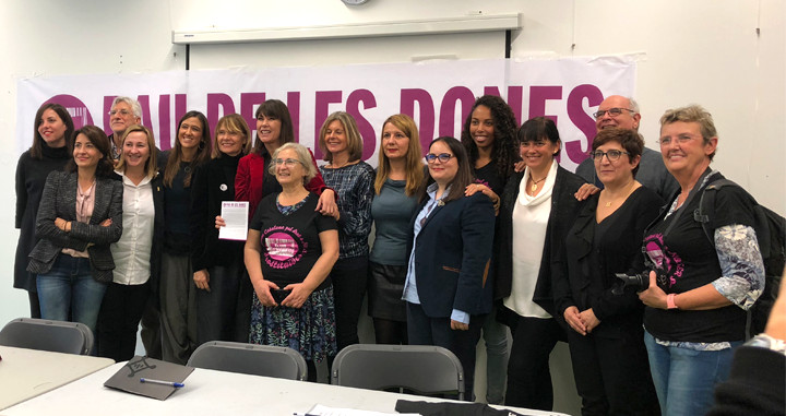 Mabel Lozano junto a alcaldesas catalanas y activistas defienden la abolición de la prostitución y multar a los puteros / CG