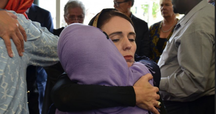 La primera ministra neozelandesa se reunión con la comunidad musulmana después del atentado en Christchurch / EFE