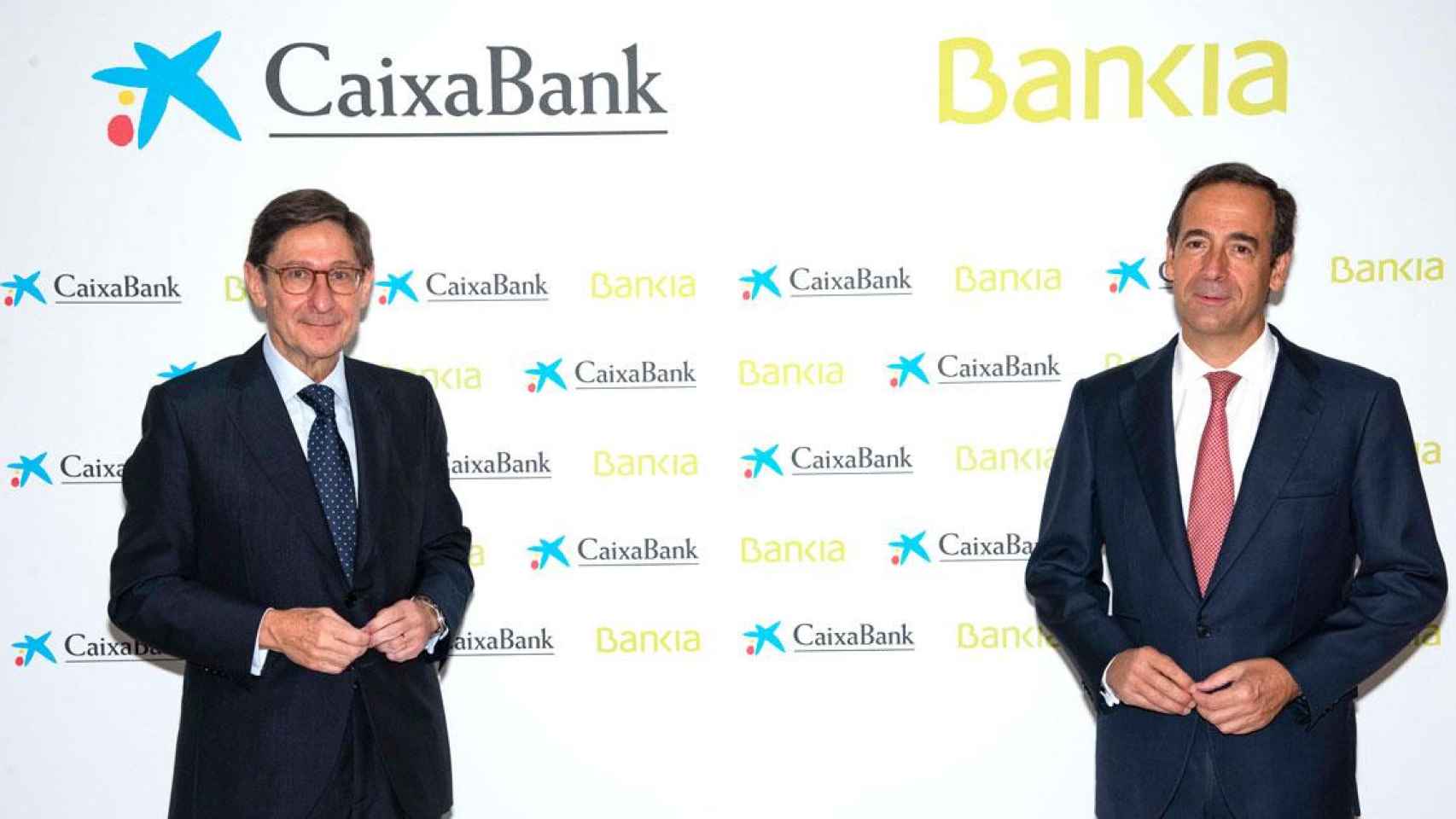 El futuro presidente de Caixabank y actual de Bankia, José Ignacio Goirigolzarri (i), junto al consejero delegado del banco, Gonzalo Gortázar (d), en Valencia / CAIXABANK