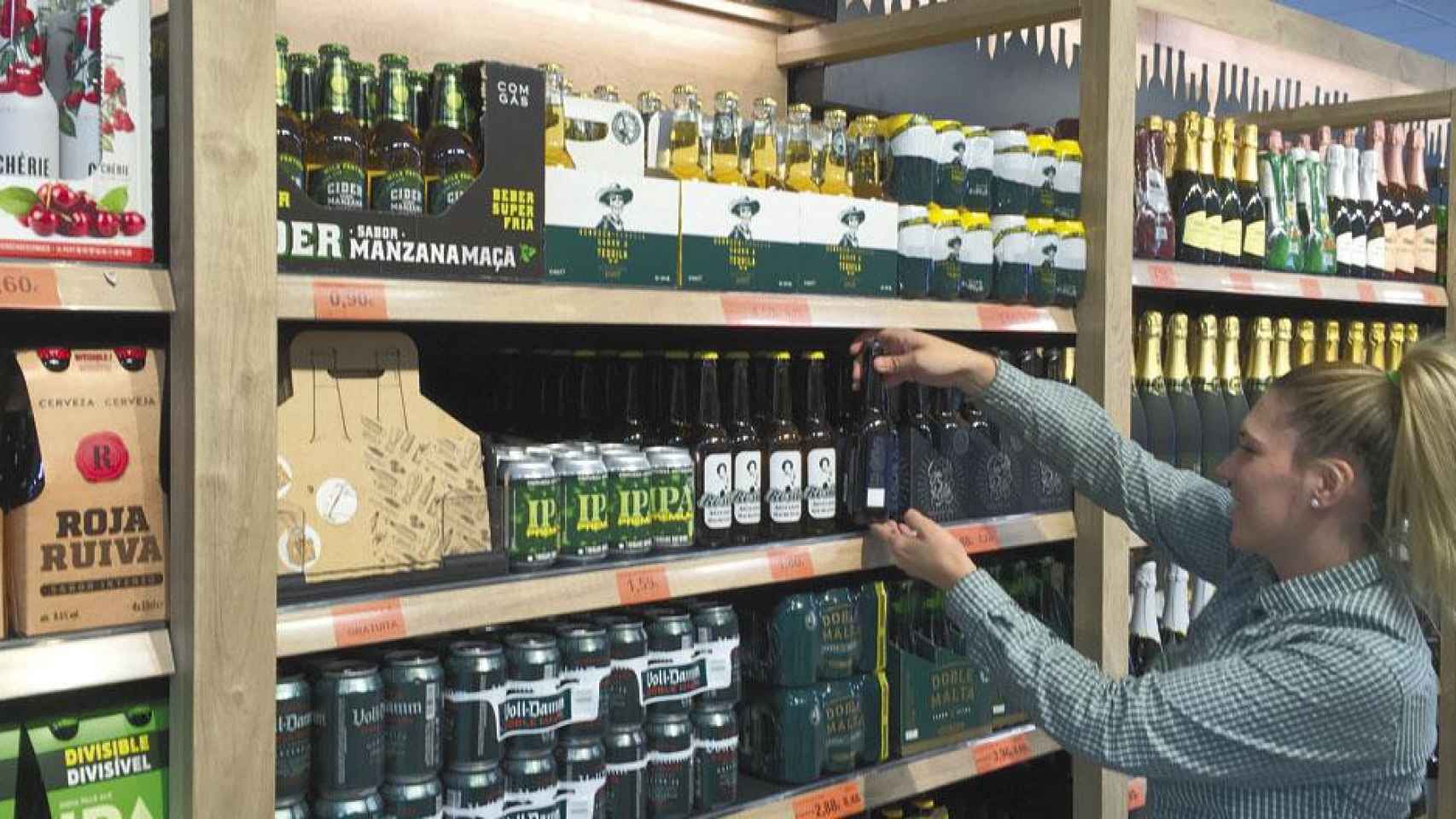 Imagen de un lineal de cervezas en un supermercado del grupo Mercadona / MERCADONA