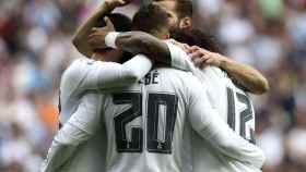 jugadores del Real Madrid celebran un gol