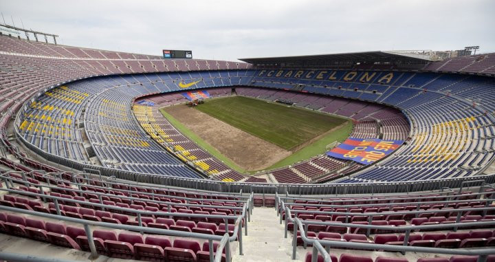 Proceso de renovación del césped del Camp Nou | FCB