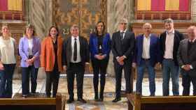 Janet Sanz, Ada Colau, Joan Laporta, Elena Fort y Jordi Llauradó en el Saló de Cent del Ayuntamiento de Barcelona / CULEMANIA