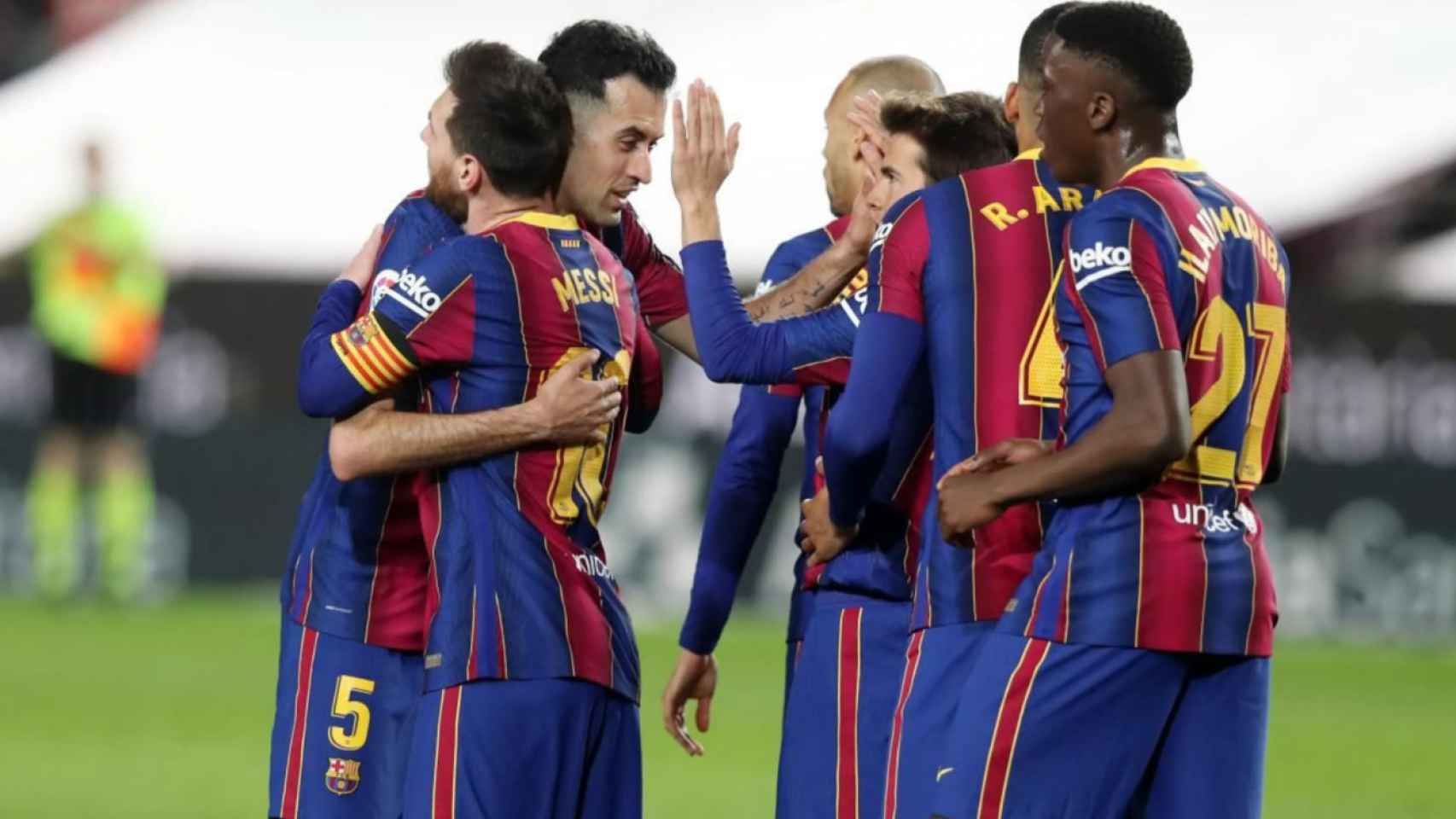 Messi, Busquets, Ilaix, Araujo y Riqui celebrando el segundo gol de Messi contra el Huesca / FC Barcelona