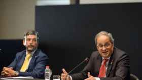 El presidente de la Generalitat Quim Torra (d) junto al presidente de la Cámara de Comercio de Barcelona, Joan Canadell (I) / CG