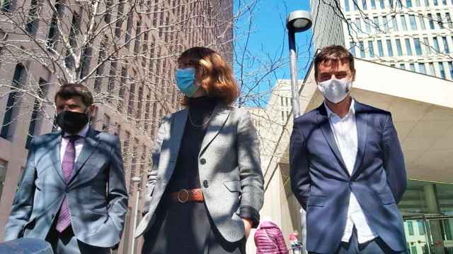 Janet Sanz (c), teniente de alcalde de Urbanismo, en la Ciudad de la Justicia hoy / CG