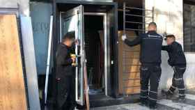 La policía local de Mataró desaloja a cinco okupas de una antigua oficina bancaria / POLICIA LOCAL