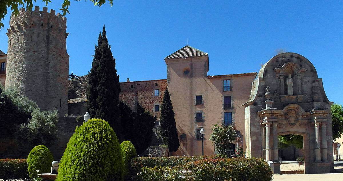 El monasterio benedictino de Sant Feliu es su mayor joya arquitectónica / YOLANDA CARDO