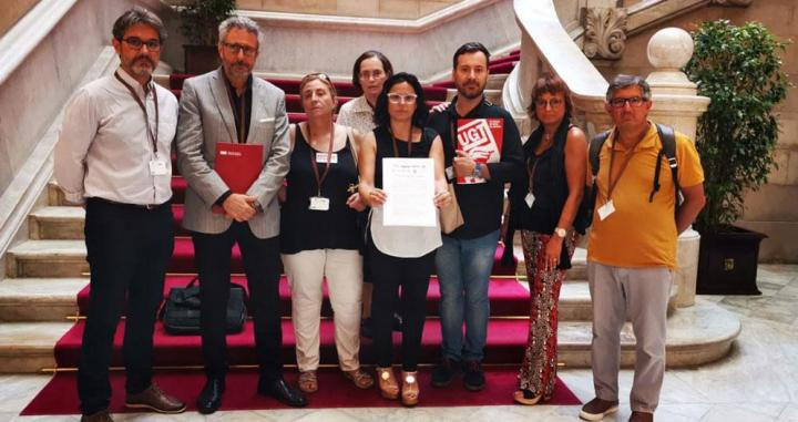 Representantes de patronales y sindicatos exigen en el Parlament dignificar la atención a personas mayores en Cataluña / ACRA