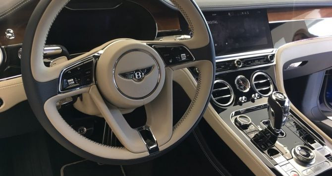 Imagen del interior del Bentley Continental GT / CG
