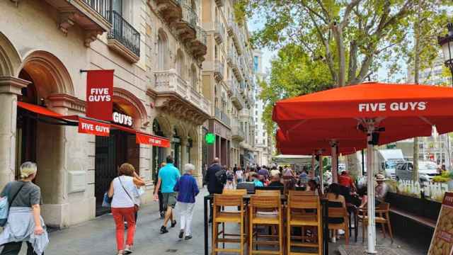 Establecimiento Five Guys en paseo de Gracia / CG