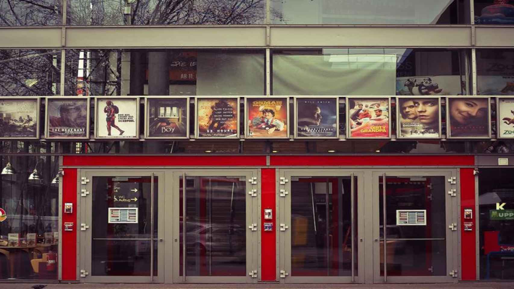 Imagen de la fachada de una sala de cine / PIXABAY