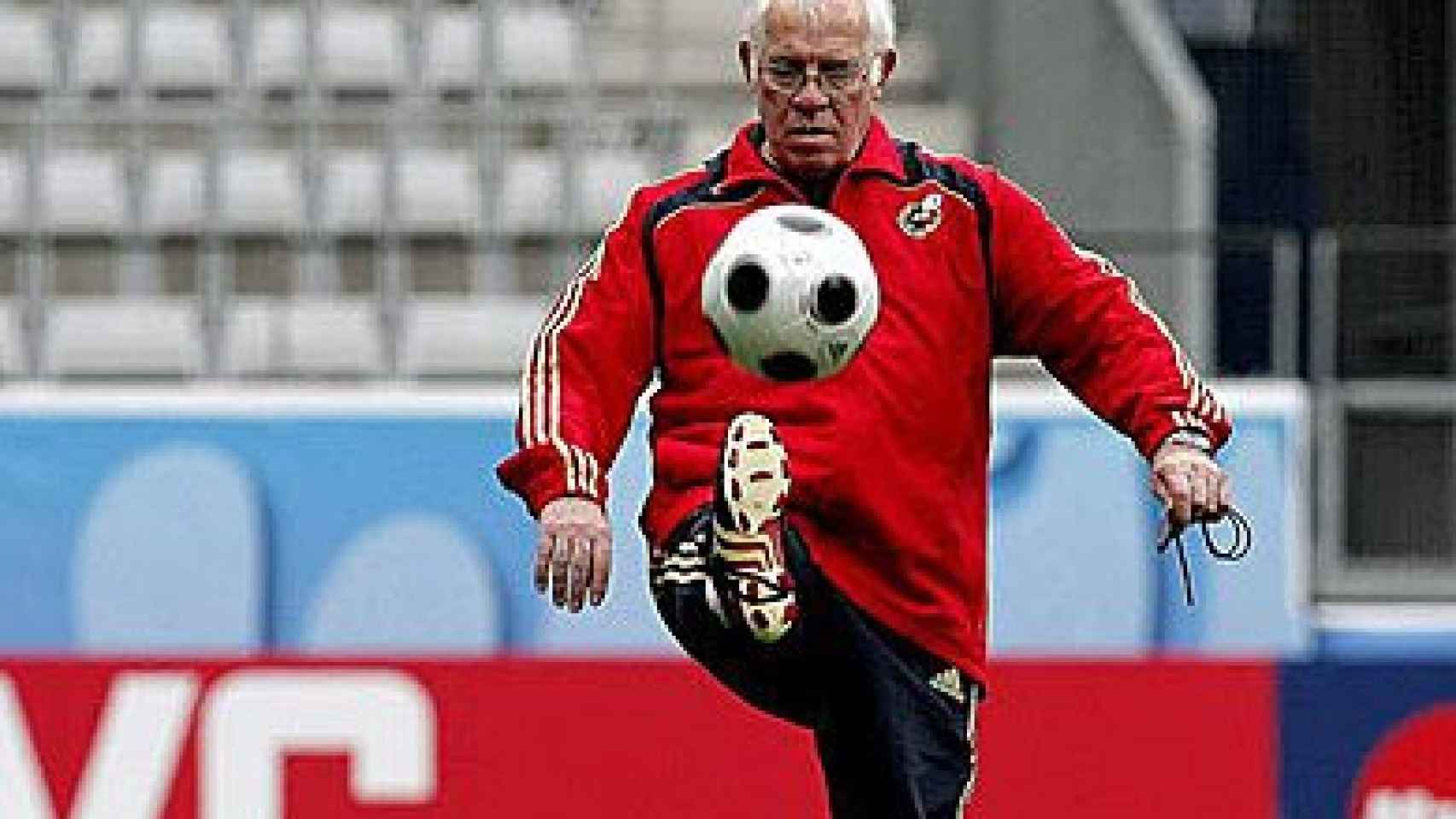 El ex jugador y ex entrenador de fútbol Luis Aragonés