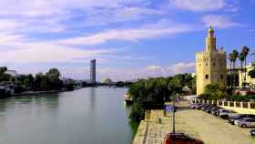 Una foto de archivo del río Guadalquivir en Sevilla