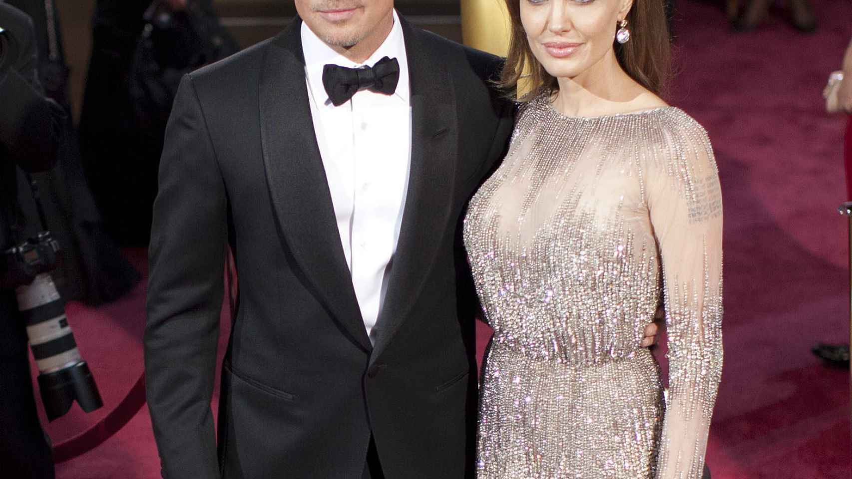 Los actores Brad Pitt y Angelina Jolie en la alfombra roja de los Oscar de 2014 / EFE