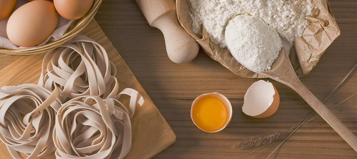 Ingredientes para hacer pasta, uno de los platos estrella de los canales de cocina de Youtube / Oldmermaid EN PIXABAY