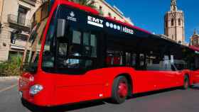 Autobús de la EMT de Valencia como el que conducía el autobusero denunciado en redes / EP