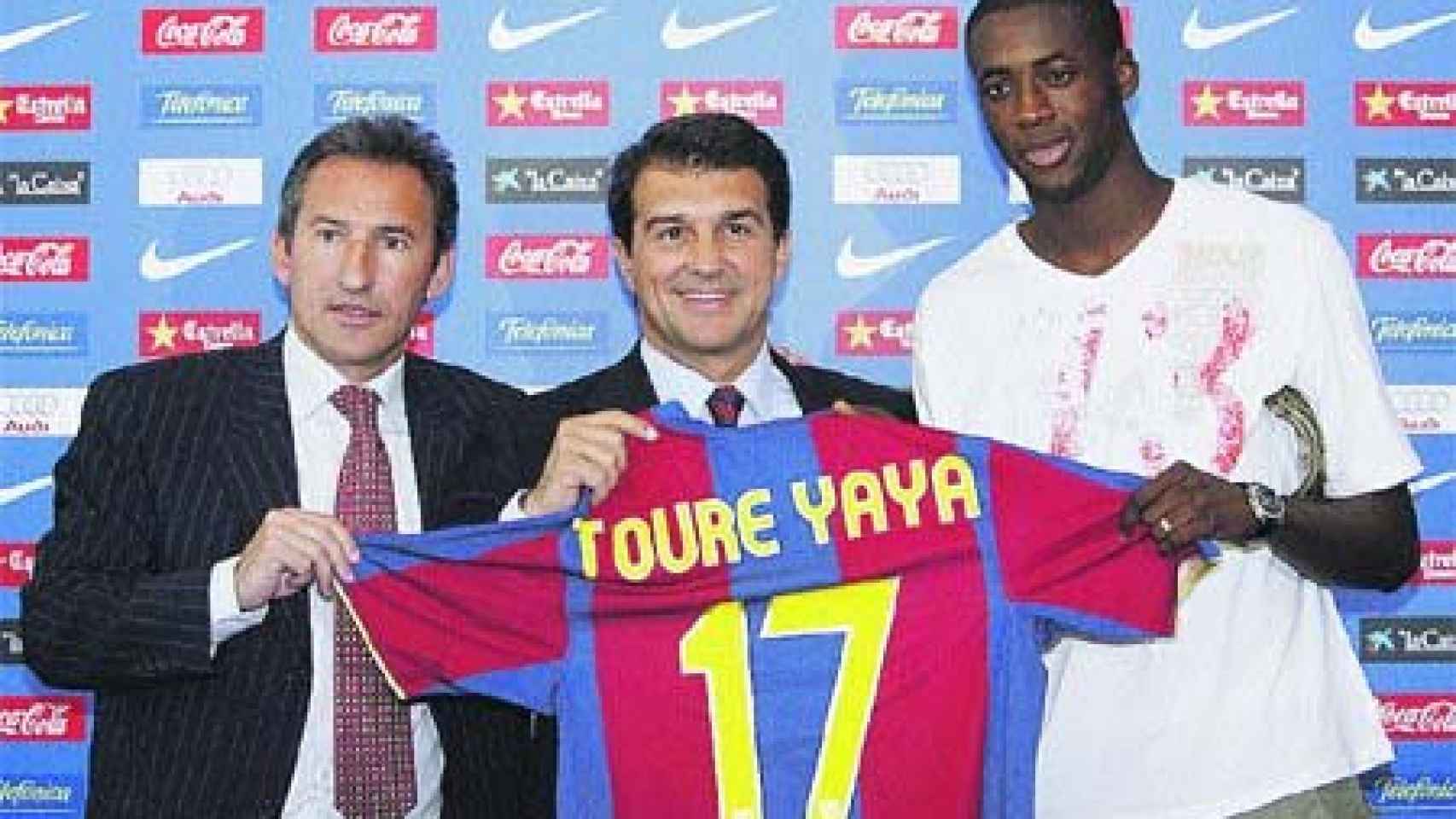 Yaya Touré, el día de su presentación como jugador del Barça con Laporta y Txiki