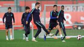 Los jugadores del Barça B en un entrenamiento / EFE