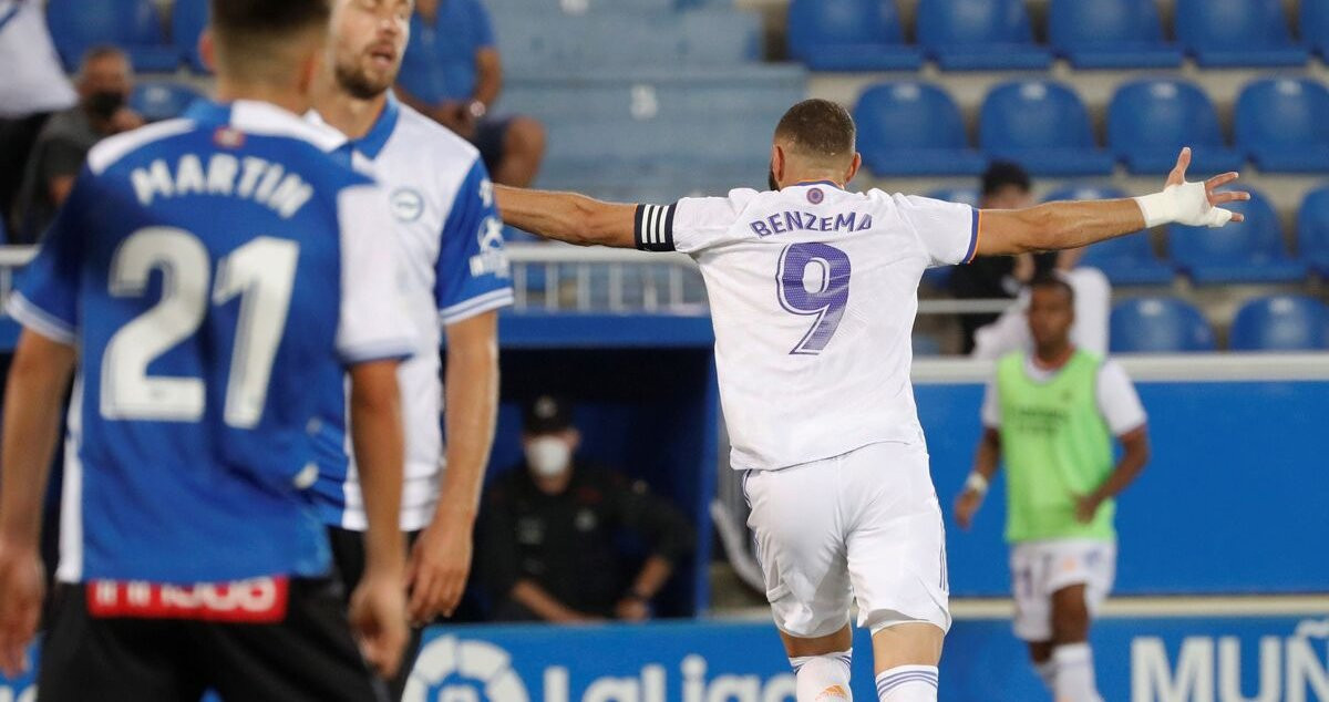 Benzema lidera el triunfo del Real Madrid ante el Alavés / EFE