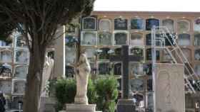 Varios epitafios en el cementerio de Montjuïc de Barcelona / EP