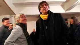 El expresidente catalán Carles Puigdemont y la exconsejera Clara Ponsatí en un acto en Bruselas de la semana pasada / EFE