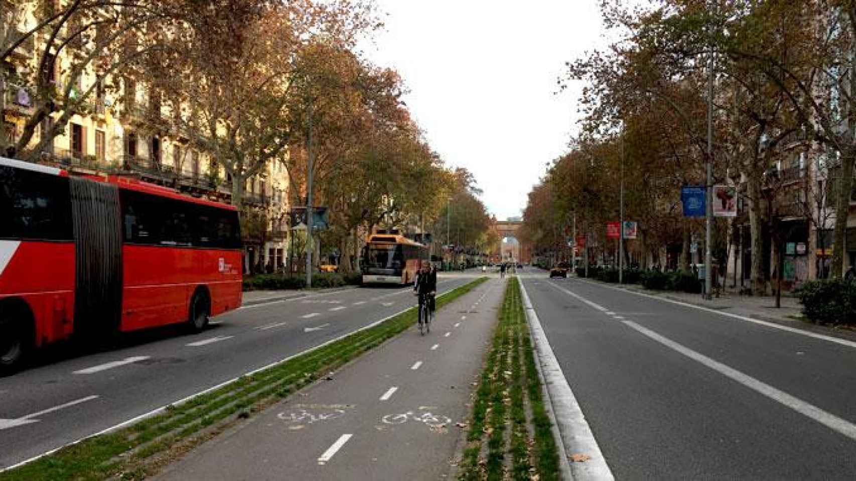 Imagen del paseo San Juan de Barcelona, una de las vías en las que se ha experimentado una normalidad total este 21D / CG