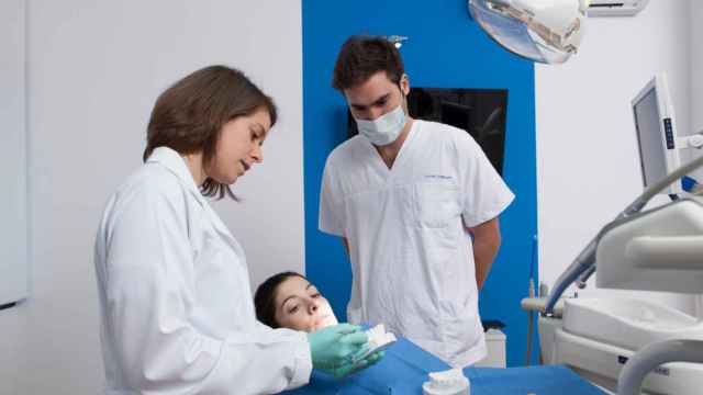 Los tratamientos odontológicos se disparan en las clínicas españolas durante la pandemia / EP