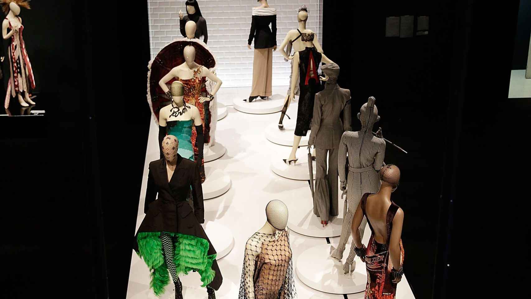 Exposición de vestidos de Jean Paul Gaultier / EP