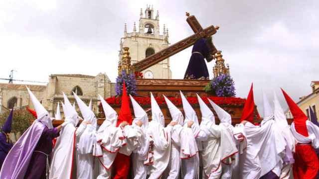 Imagen de una procesión en la ciudad de Palencia / EFE