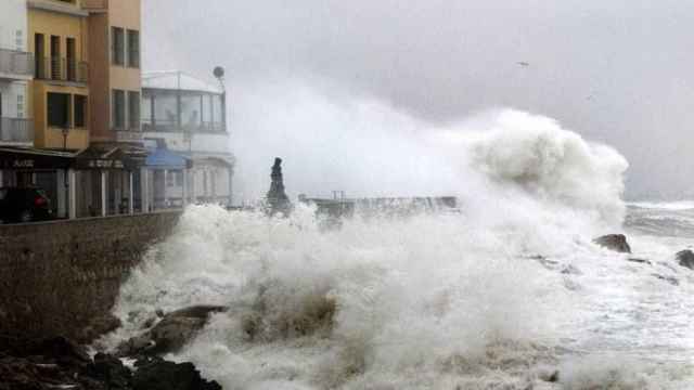 Una foto de archivo de un temporal en la Costa Brava en Girona / RTVE