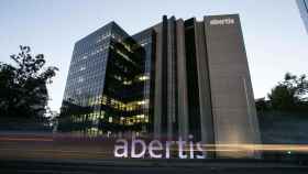 Un edificio de Abertis, que reclama a la Generalitat 460 millones de euros por el fin de los peajes / ABERTIS