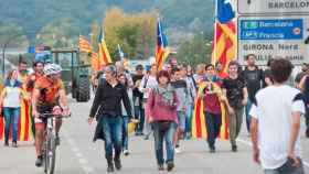 Independentistas cortando una de las carreteras catalanas en el último 'paro de país' el pasado 3 de octubre / EFE