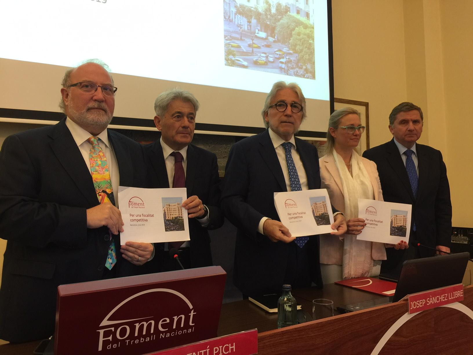 Josep Sánchez, con el equipo directivo de Foment, y la propuesta impositiva de la patronal / CG