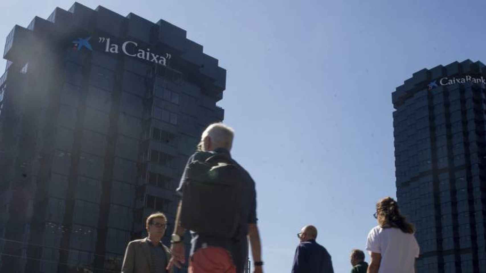 Las torres de Caixabank, una de las entidades multadas por Competencia, en Barcelona / EFE
