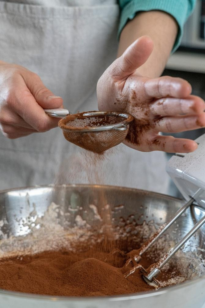 Cacao soluble, cuyo sustituto puede ser la algarroba / Sorin Gheorghita en UNSPLASH