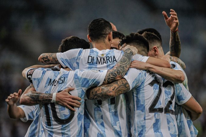 La selección de Argentina, capitaneada por Messi, celebra su victoria en la Copa América / @Argentina