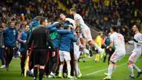 Los jugadores españoles celebran el gol frente a Suecia / EFE