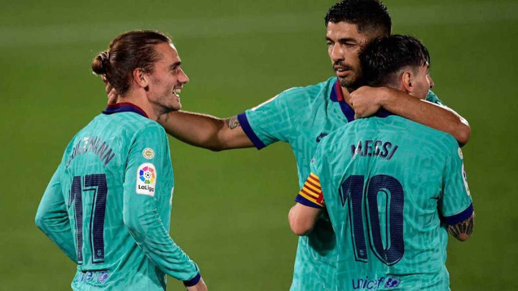 Messi, Suárez y Griezmann celebran un gol del Barça / EFE