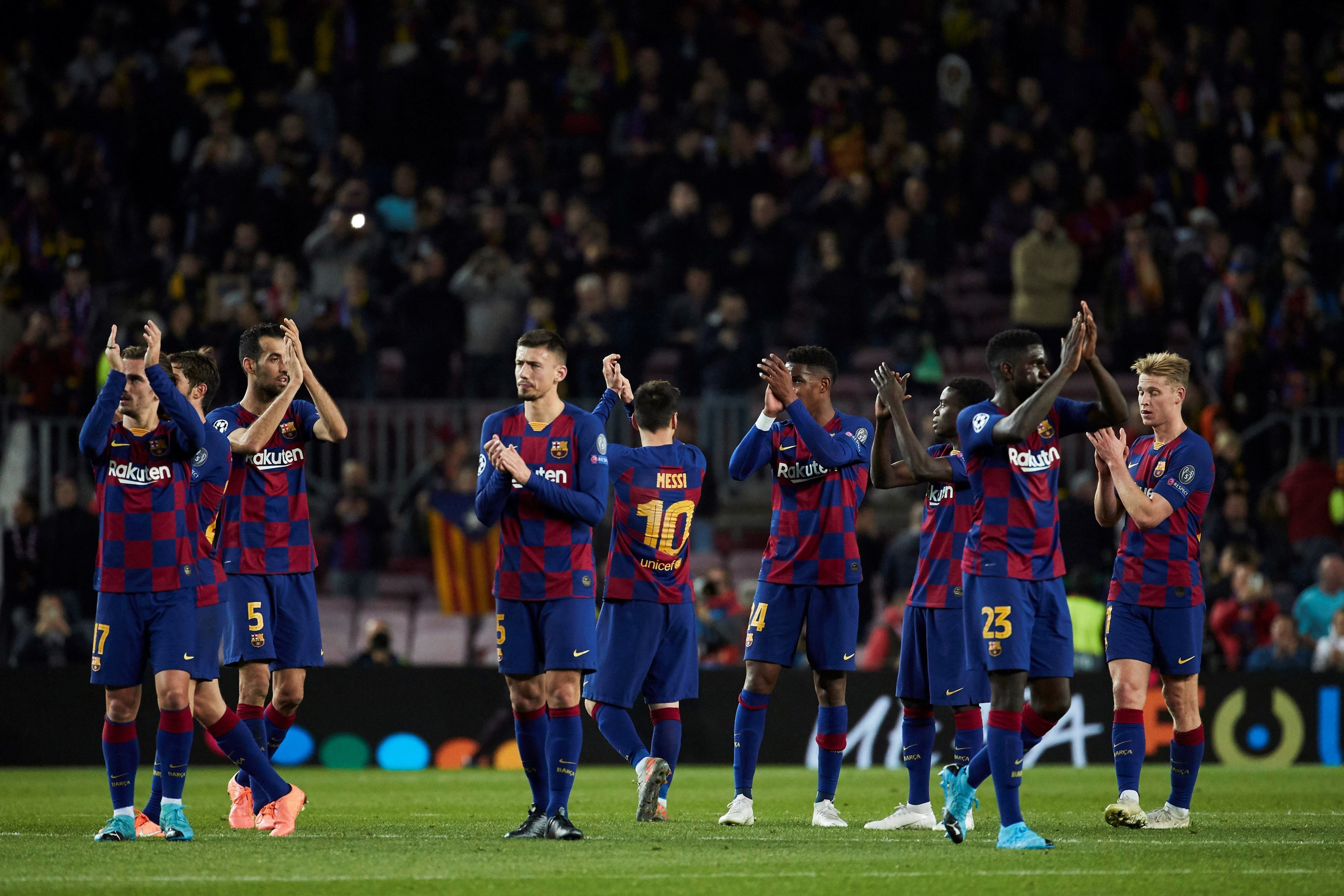 Los jugadores del Barça celebran la victoria contra el Borussia Dortmund en Champions / EFE
