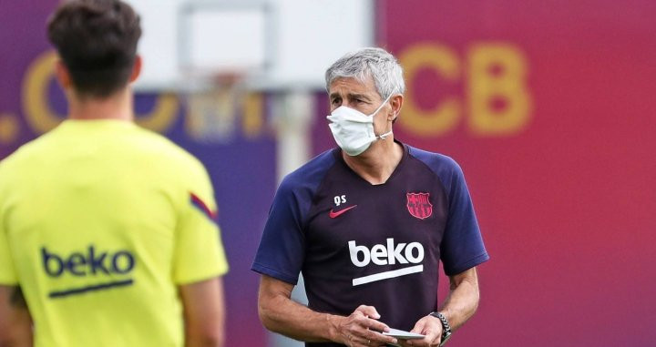 Quique Setién, en un entrenamiento con el Barça | FCB