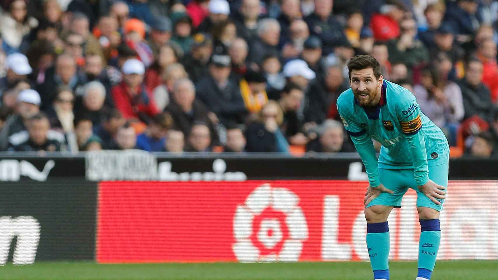 Messi, deseperado contra el Valencia / EFE