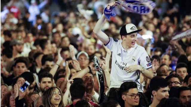 Miles de aficionados madridistas podrían acudir este domingo al Camp Nou / EFE
