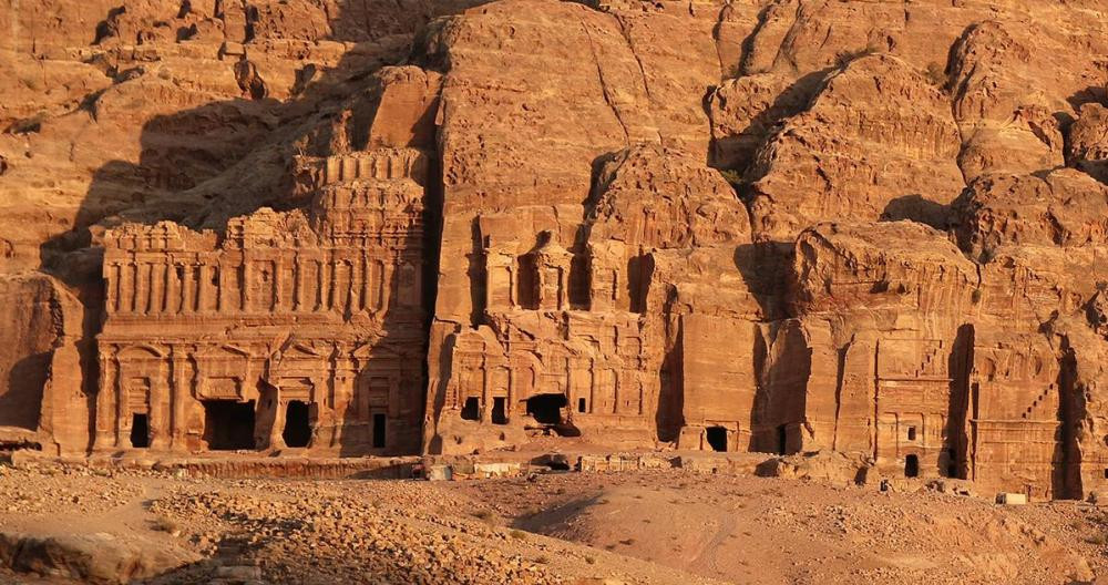 Tumbas Reales de Petra en Jordania / TRAVELER