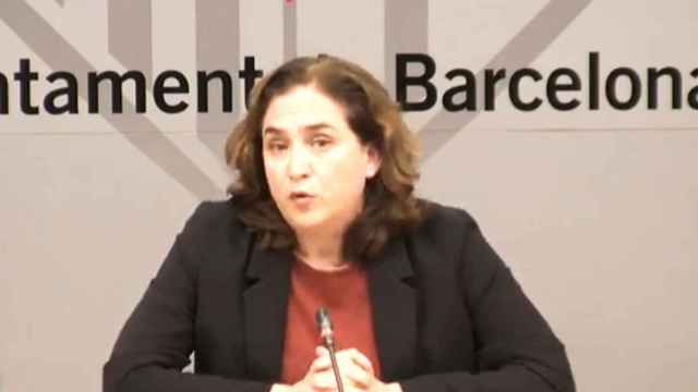 Ada Colau, alcaldesa de Barcelona, durante la comparecencia para actualizar datos del Covid-19 / CG