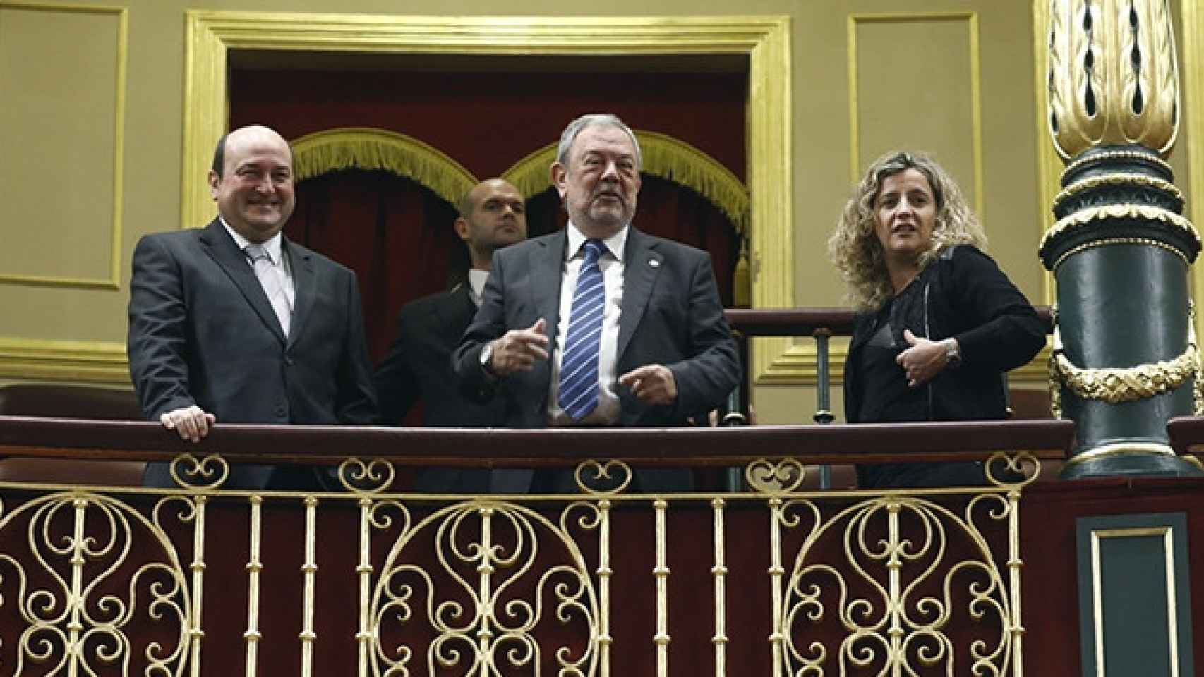 El presidente del PNV, Andoni Ortuzar (i) y el consejero de Hacienda vasco, Pedro Aspiazu (c) / EP