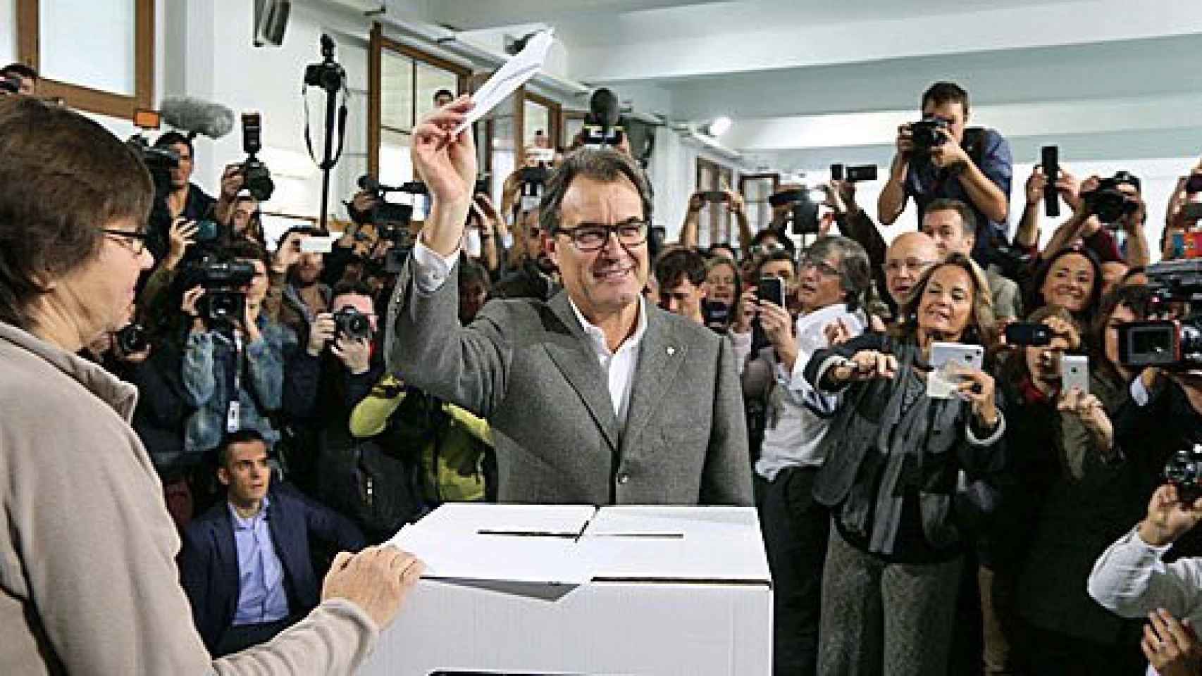 Artur Mas, durante la votación de la consulta secesionista del 9N. Referéndum