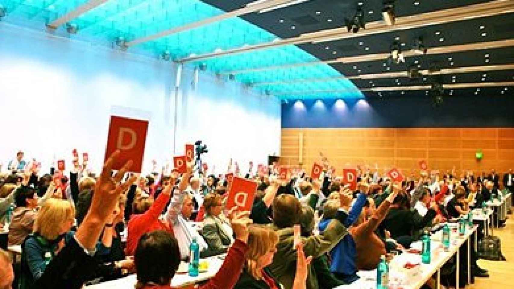 Votación de los miembros del SPD en el cónclave de este domingo